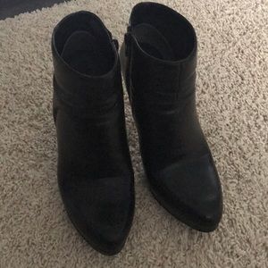 Black Nine West booties